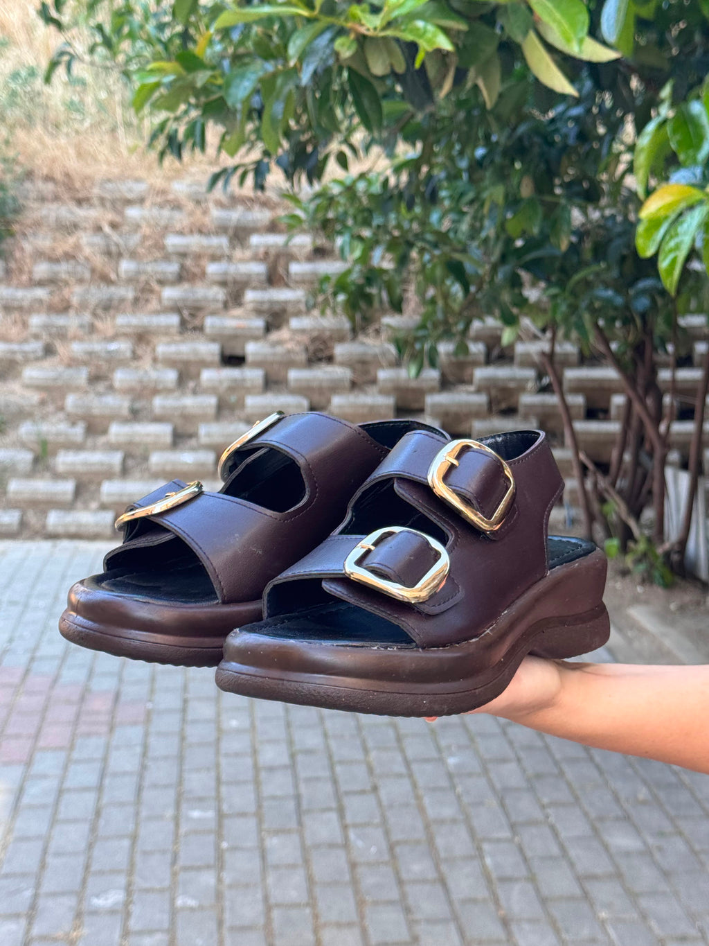 2 Tokalı Sandalet