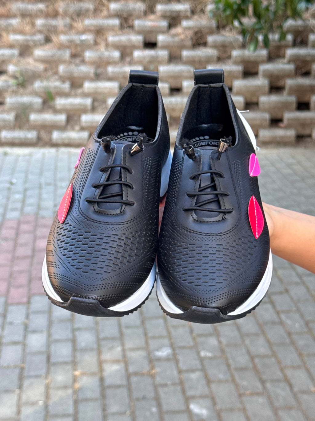 Yaprak Detaylı Ortopedik Taban Spor Ayakkabı